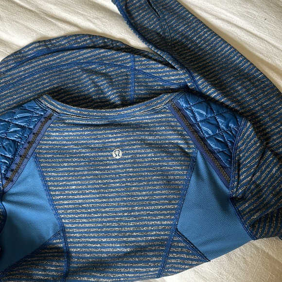 LULULEMON QUILTED running top size 4 blue - Picture 9 of 9